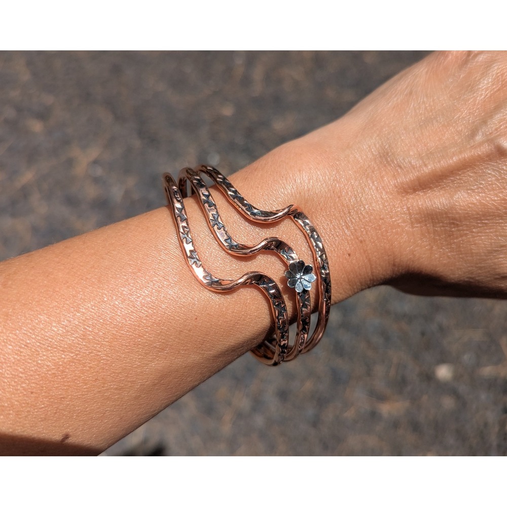Navajo Wavy Band Copper Bracelet Floral Accent‎ Jewelry size 6.75in
